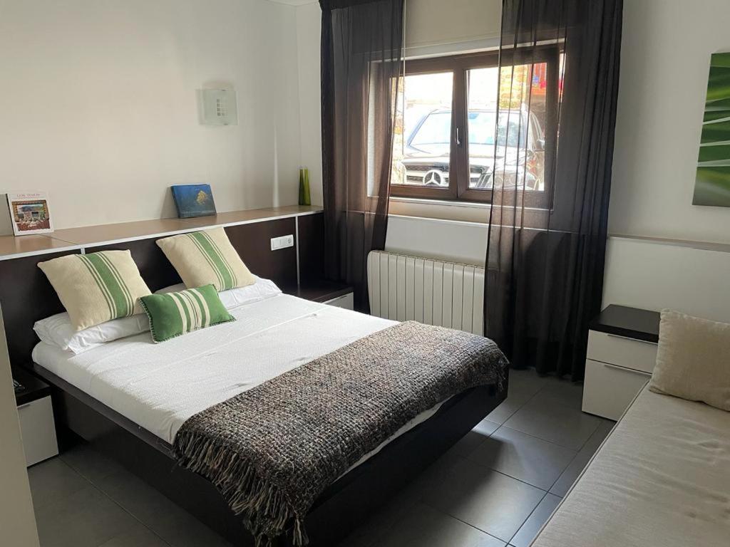 Apartamentos Los Tojos Colsa Luaran gambar