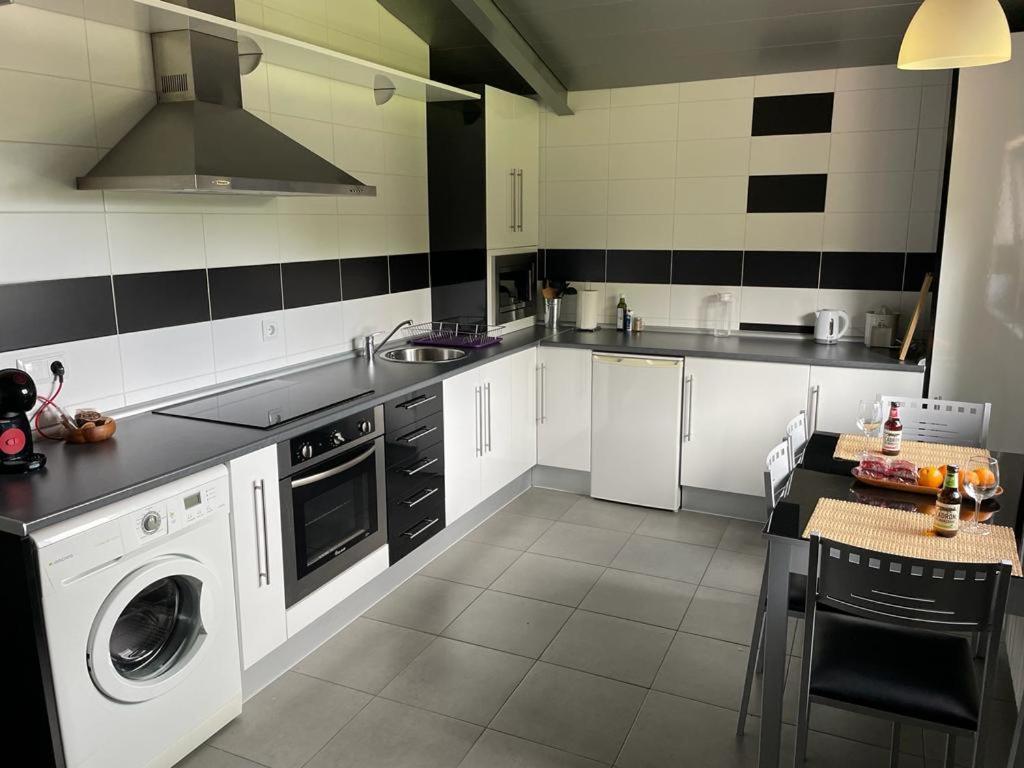 Apartamentos Los Tojos Colsa Luaran gambar